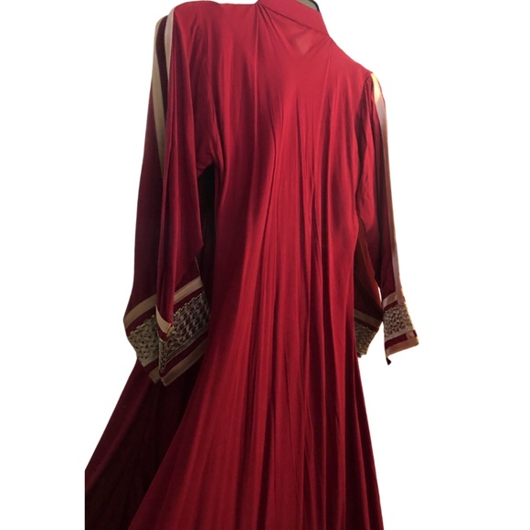 Beautiful red kurta with embroidery - Picture 2 of 7